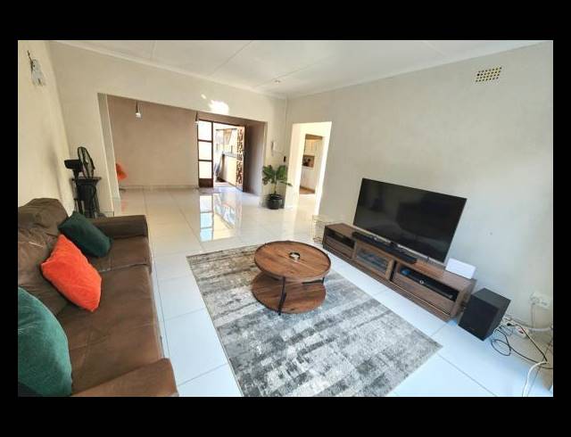 4 BEDROOM HOUSE FOR SALE IN GLENVISTA